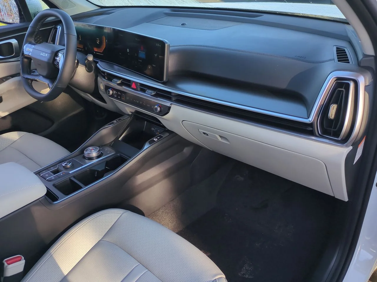 New 2026 Snow White Pearl Kia EX image 30