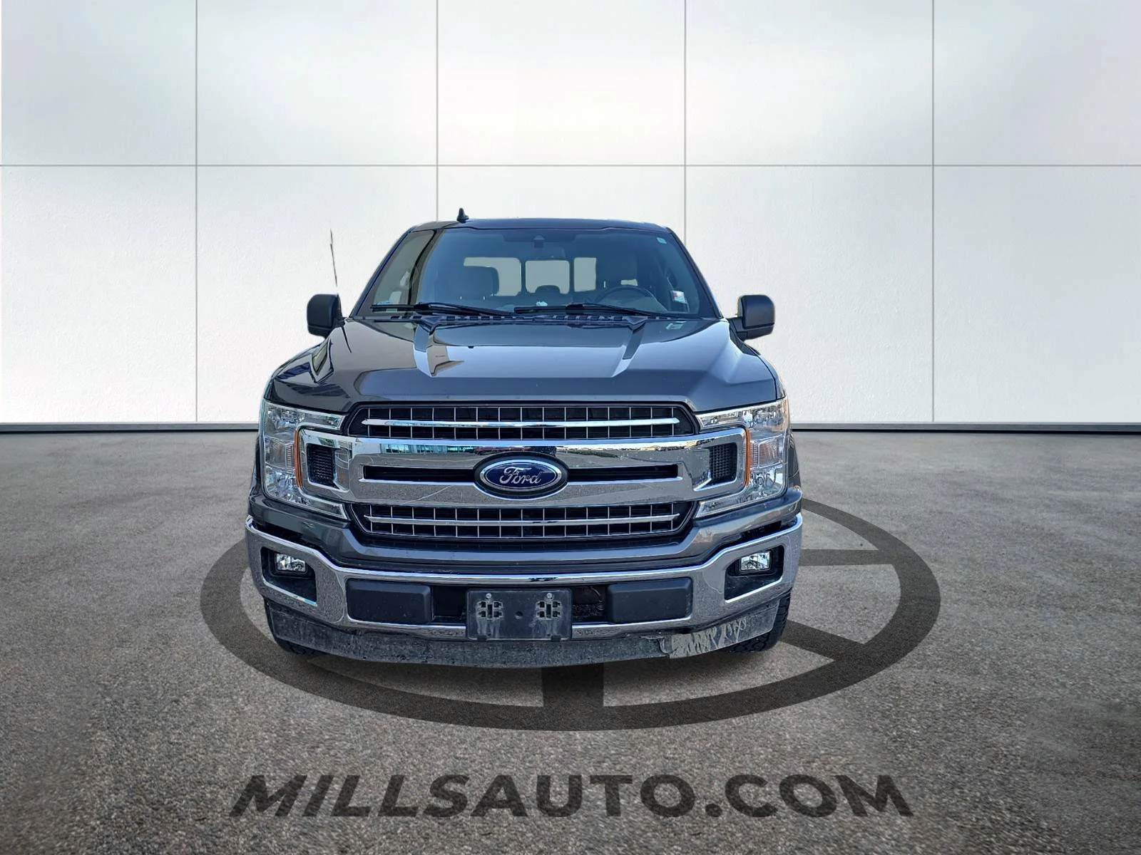 Used 2019 Gray Ford XLT image 2
