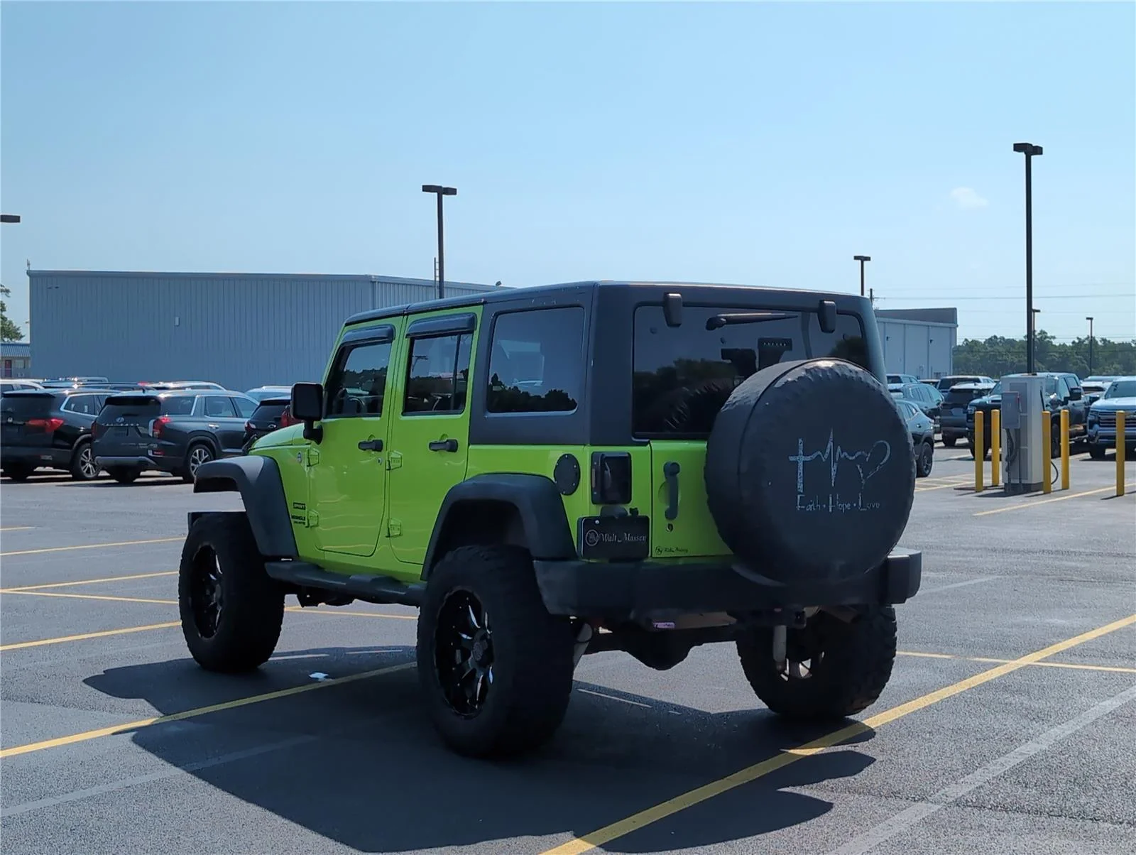 Used 2013 Gecko Pearl Jeep Sport image 3