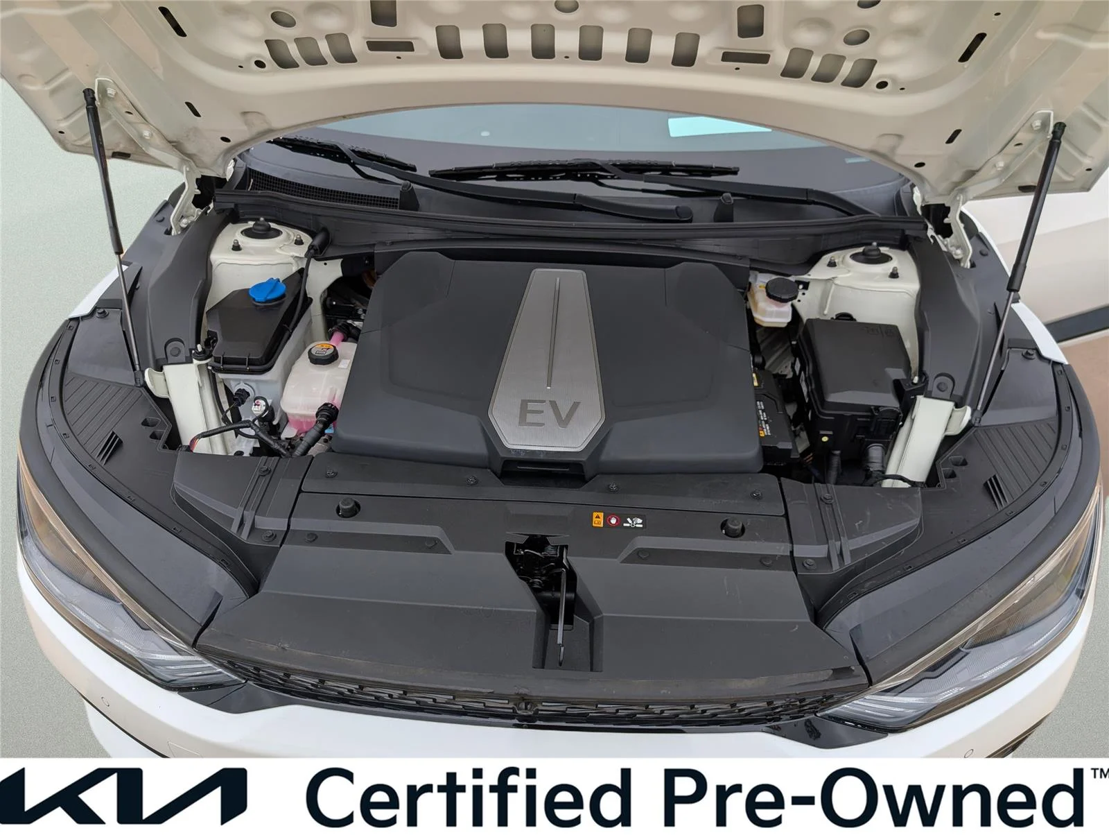 Used 2022 Snow White Pearl Kia GT-Line image 33