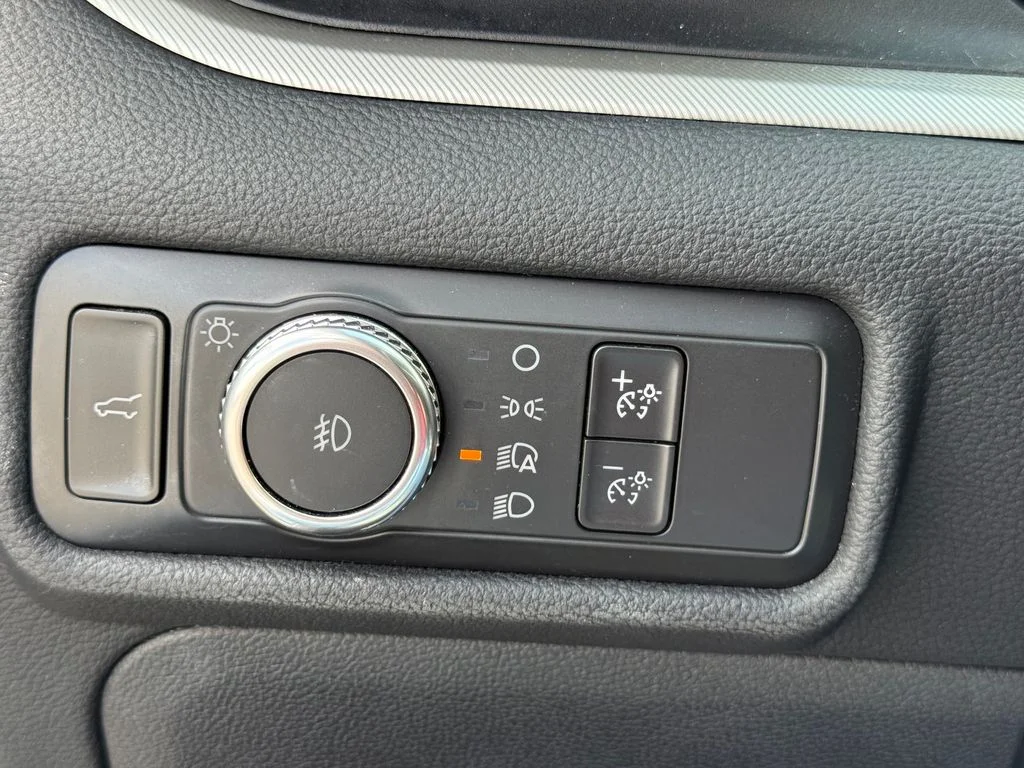 Used 2021 Silver Ford XLT image 19