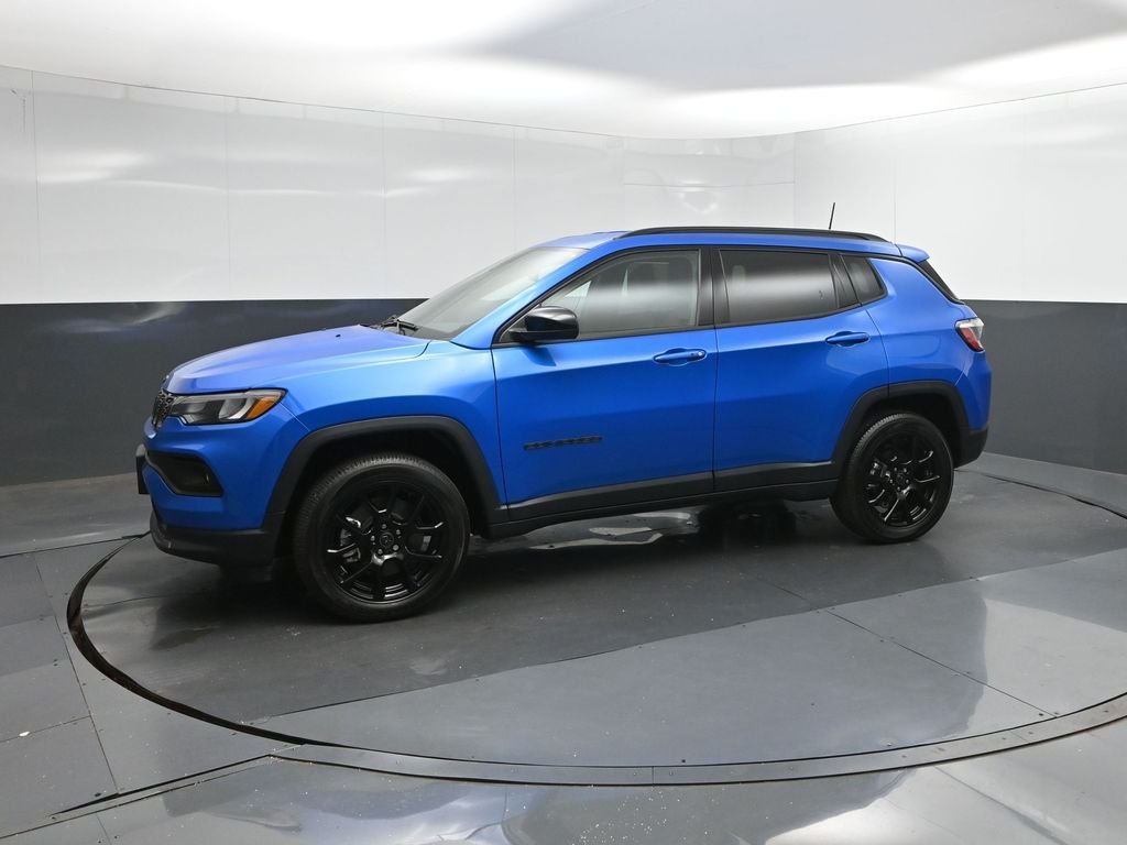 New 2026 Hydro Blue Pearlcoat Jeep Latitude image 28
