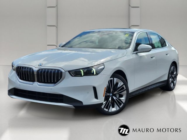 New 2027 White BMW 530i xDrive image 1