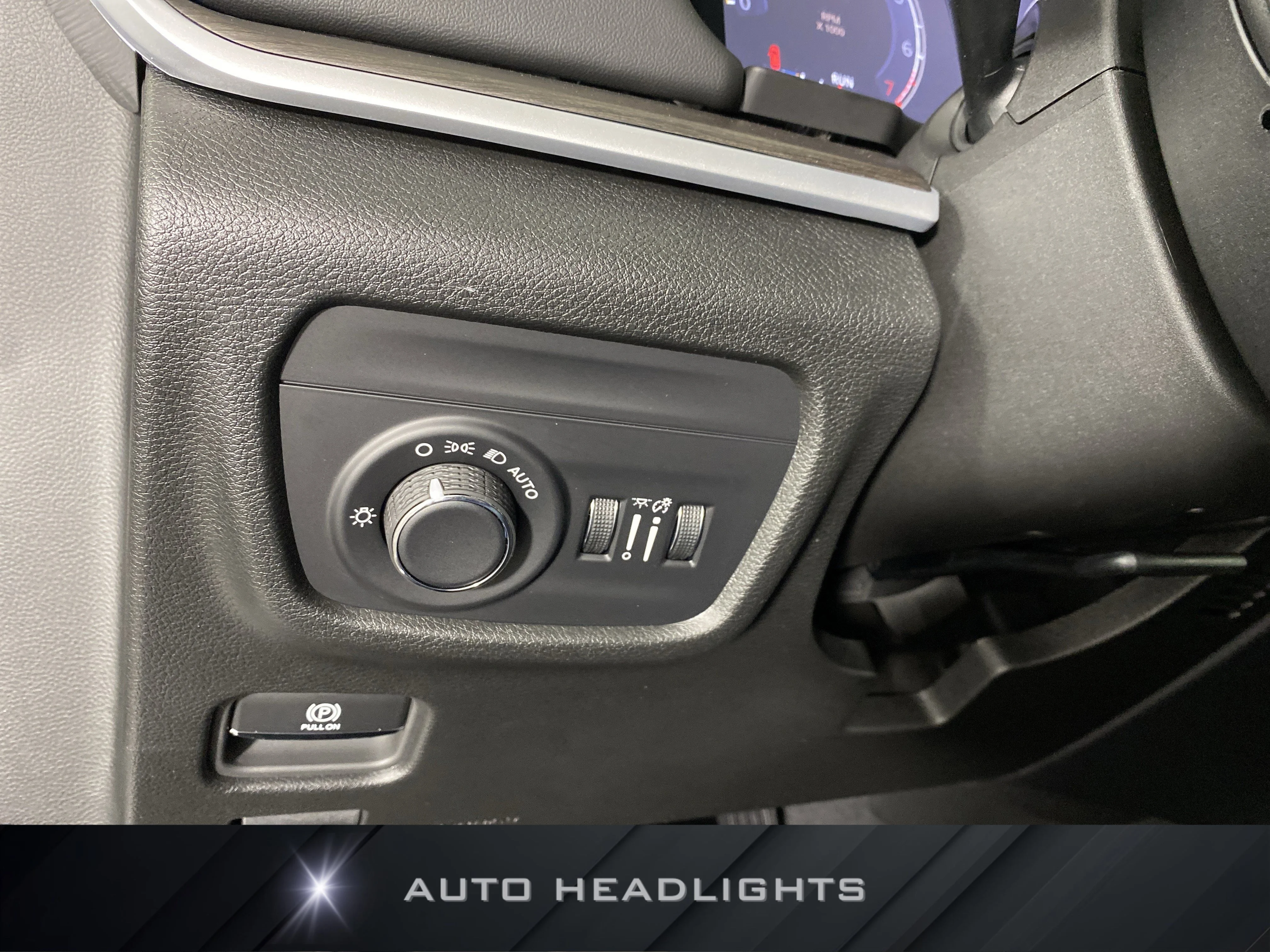 New 2026 Bright White Clear-Coat Exterior Paint Jeep Altitude image 23