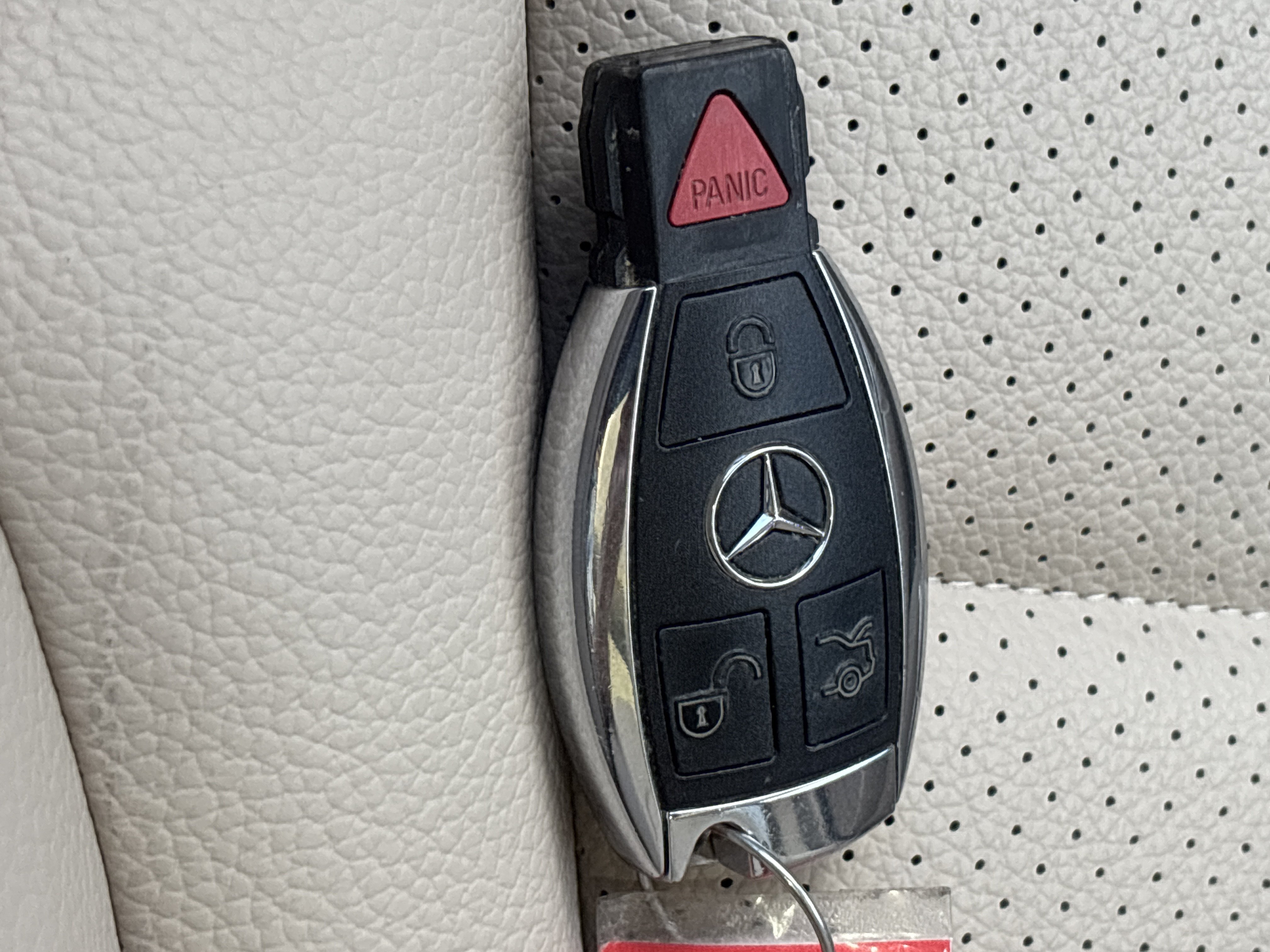 Used 2018 POLAR WHITE Mercedes-Benz 300 4Matic image 40