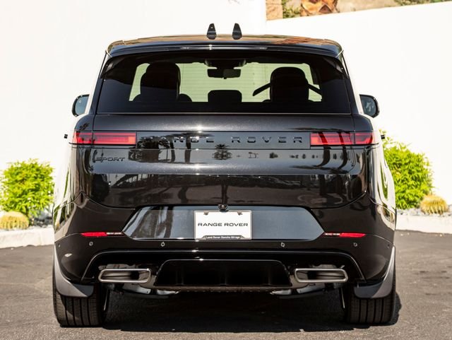 New 2026 Santorini Black Land Rover Dynamic SE image 8