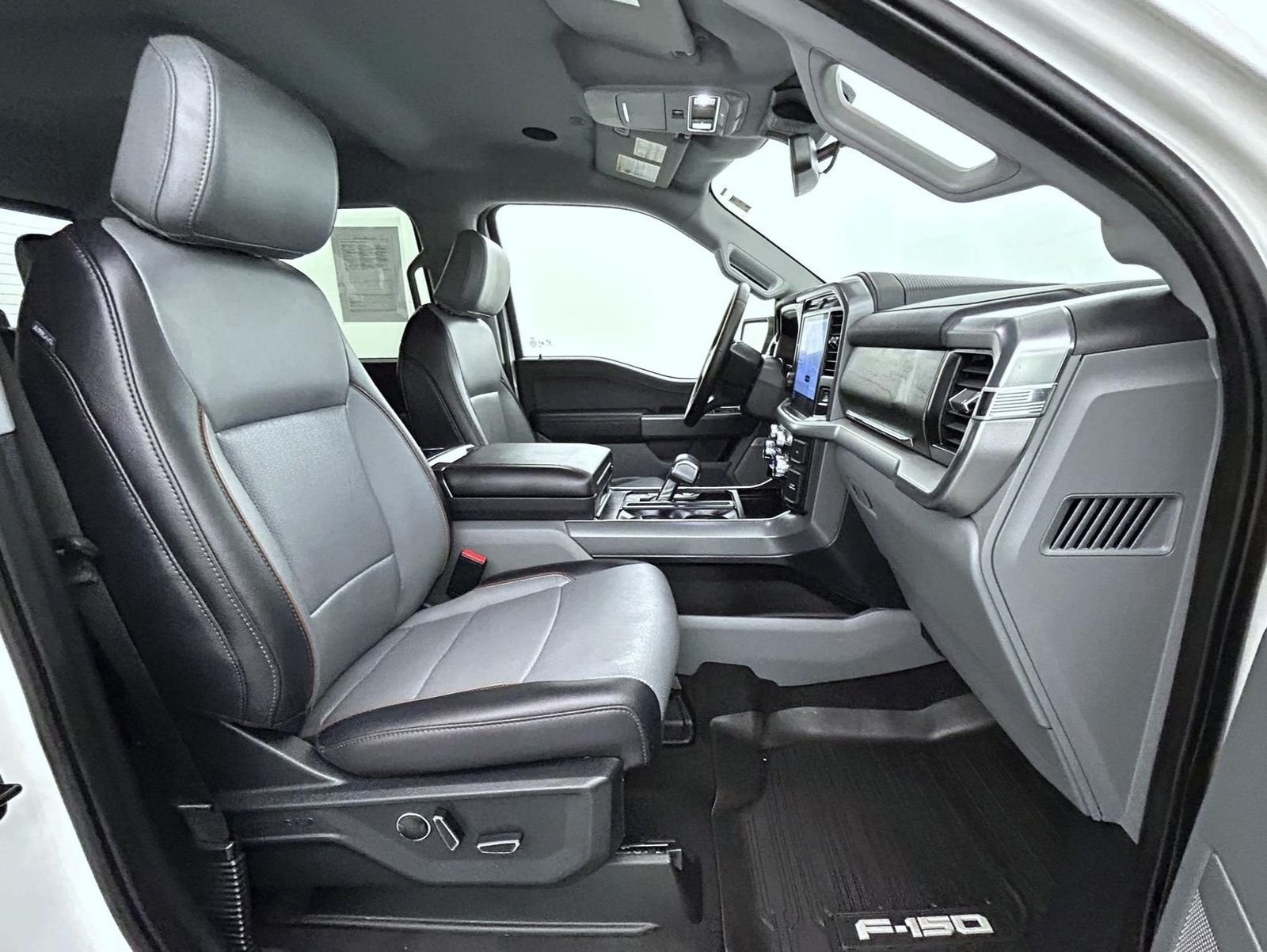 Used 2025 White Ford Lariat image 15