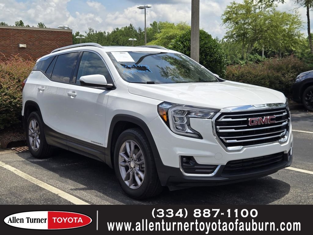 Used 2022 White GMC SLT image 1