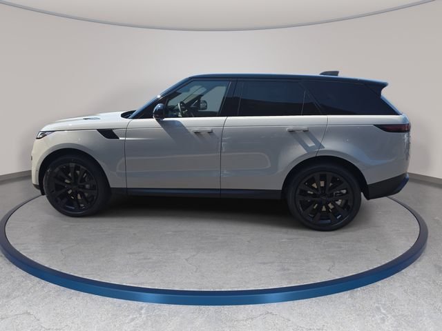New 2026 Borasco Grey Land Rover SE image 8