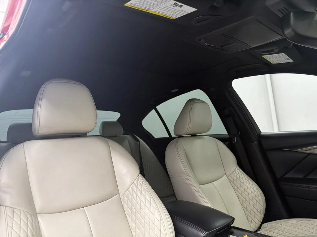 Used 2019 Red INFINITI Red Sport 400 image 31