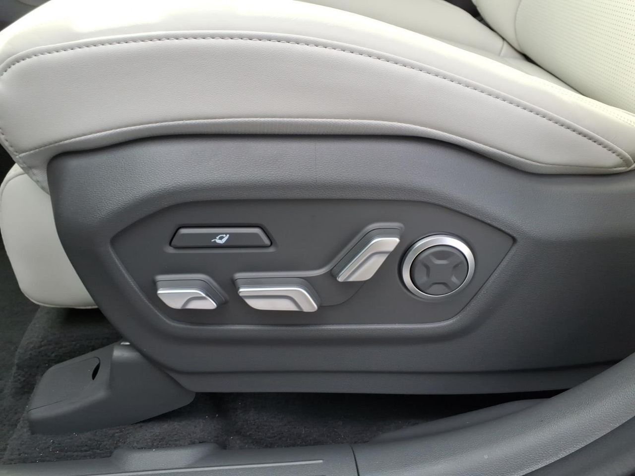 New 2026 Serenity White Hyundai Calligraphy AWD image 12