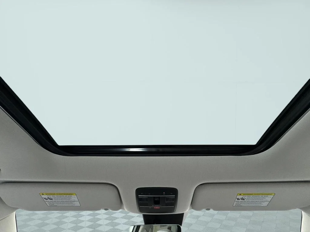 New 2026 White Hyundai SEL Premium image 13