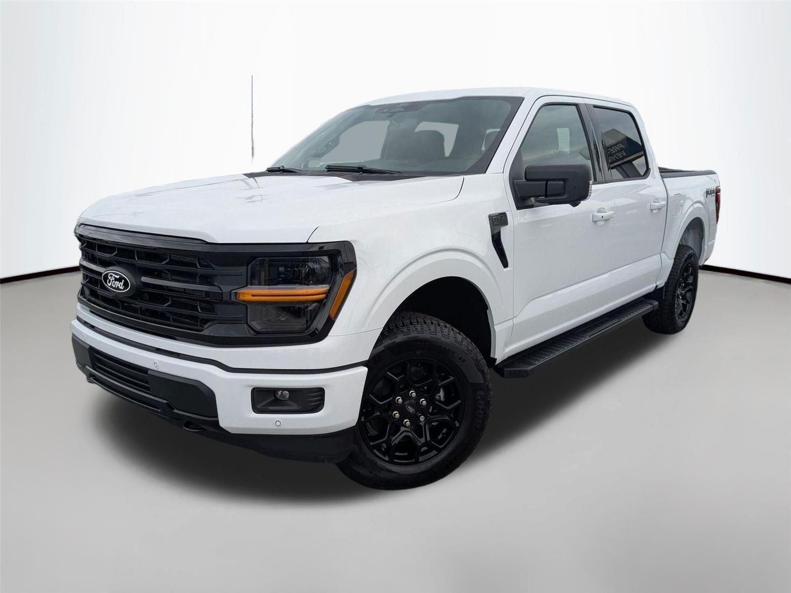 New 2026 Oxford White Ford XLT image 1