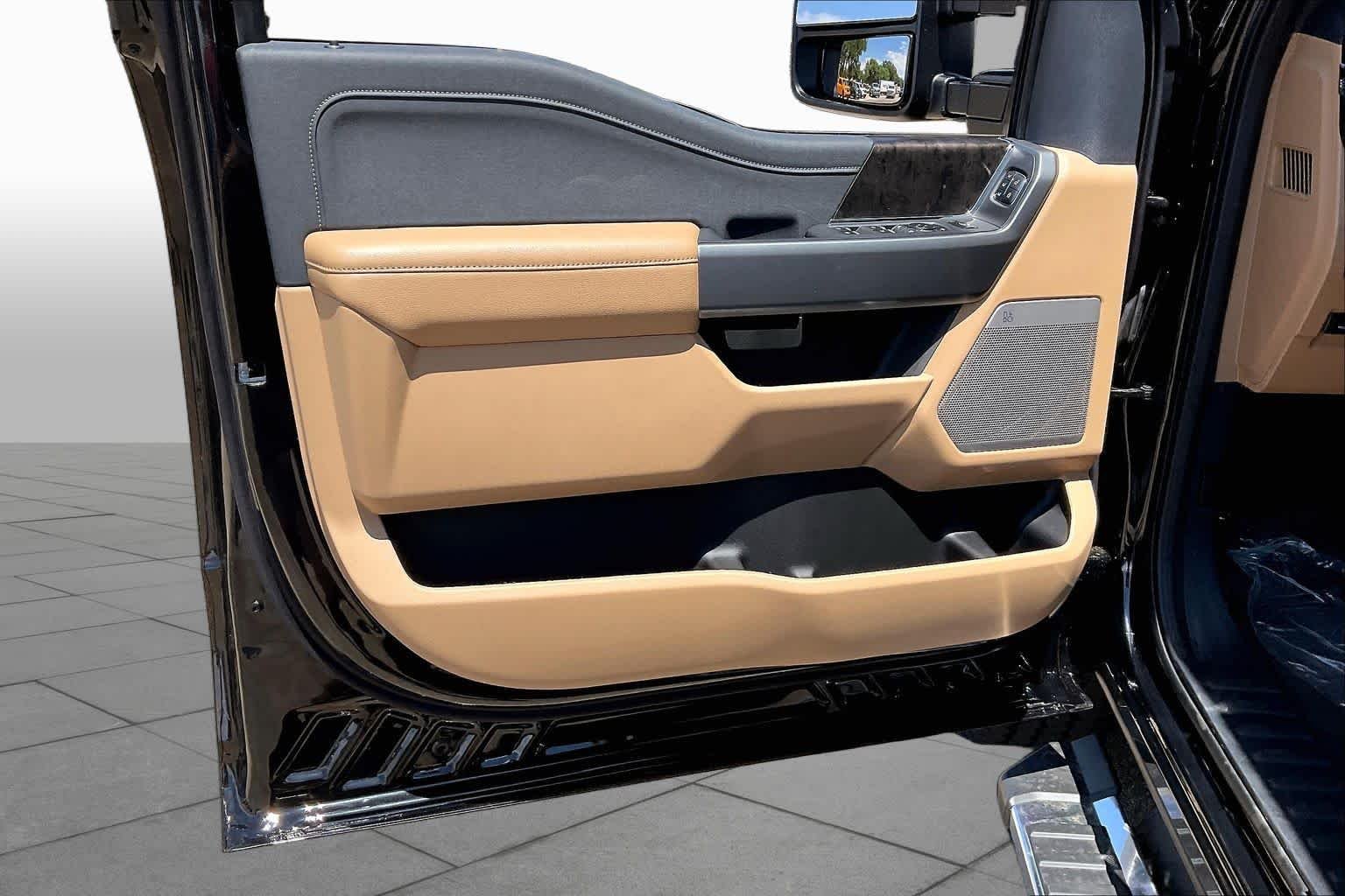 New 2026 Agate Black Metallic Ford F-250® Lariat® image 10