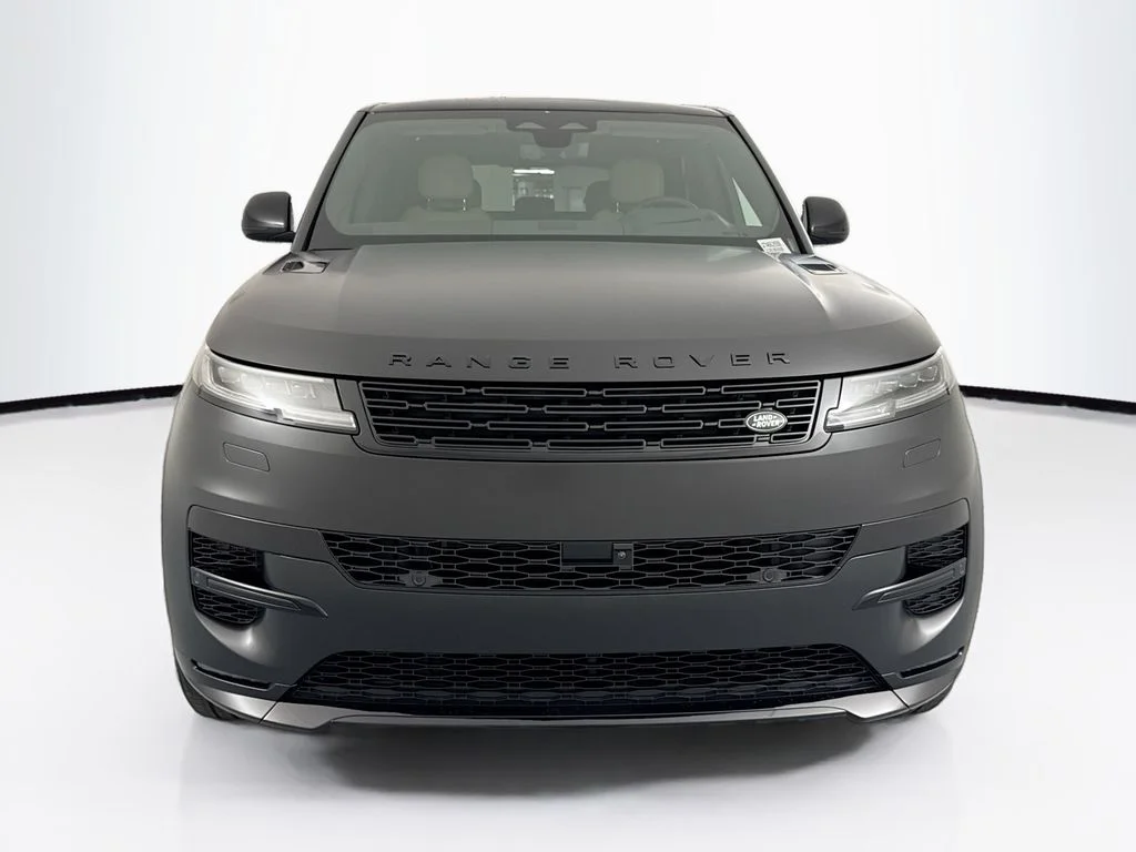New 2026 Santorini Black Land Rover Dynamic SE image 2