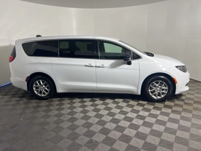 New 2026 White Chrysler LX image 27