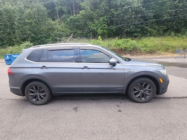 Used 2023 Platinum Gray Metallic Volkswagen 2.0T SE image 2