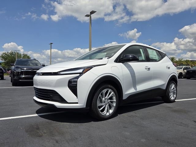 New 2027 Summit White Chevrolet LT image 2