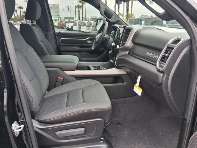 New 2026 Diamond Black Crystal Pearl-Coat Exterior Paint RAM Big Horn/Lone Star image 17