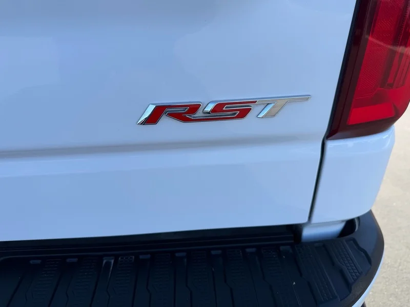 Used 2024 Summit White Chevrolet RST image 27