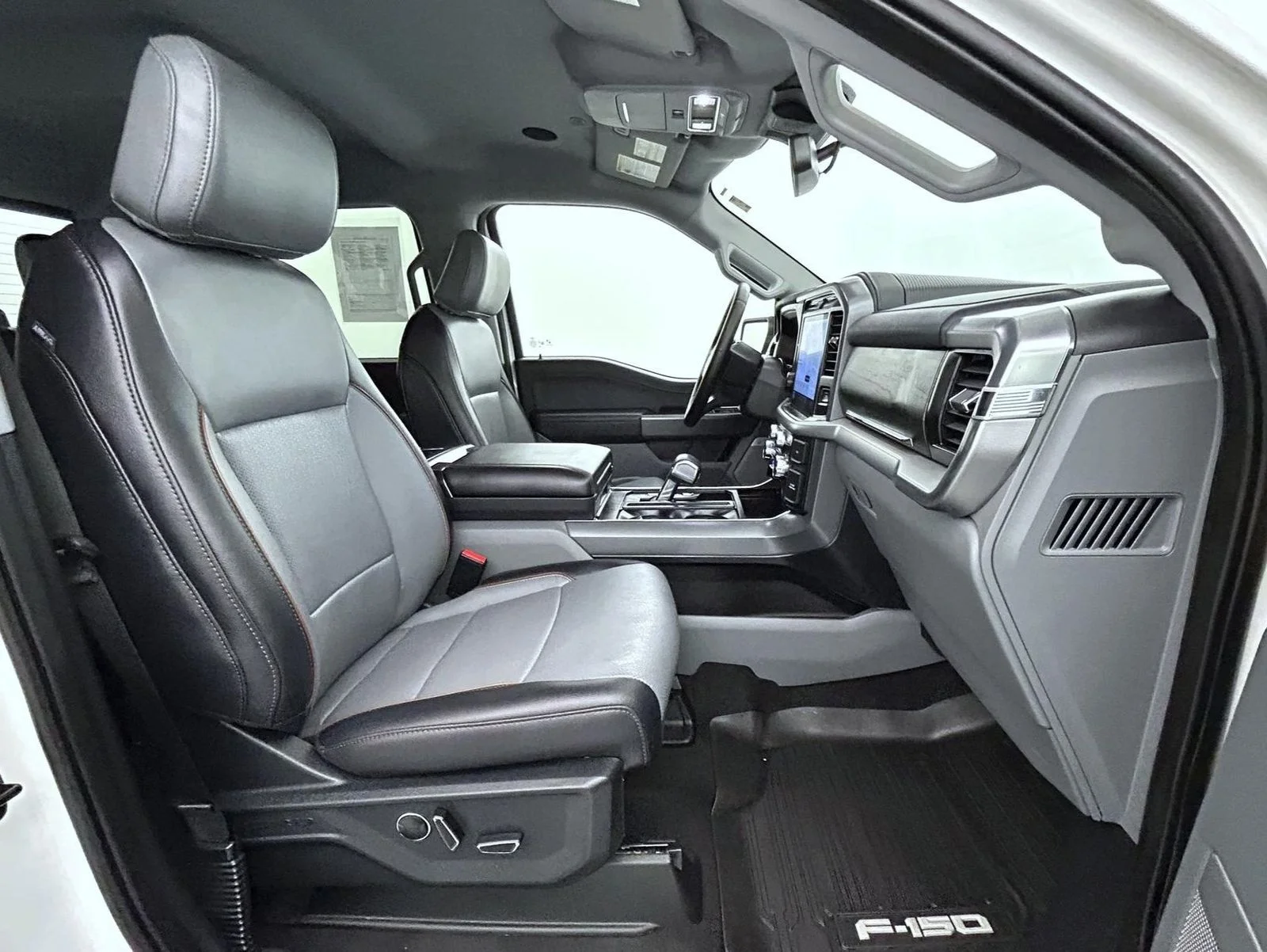 Used 2025 White Ford Lariat image 15
