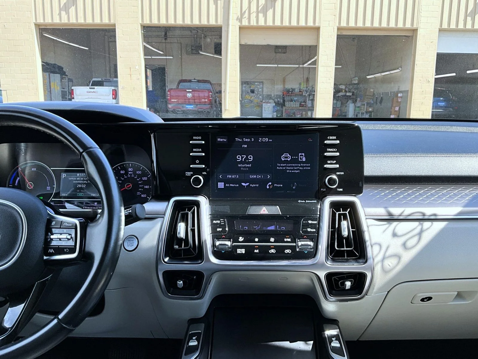 Used 2021 White Kia S image 14