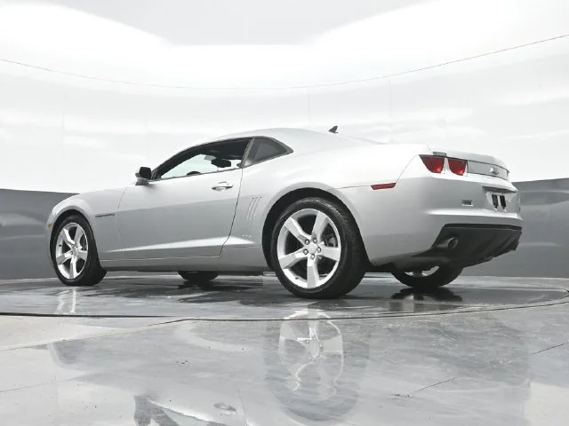 Used 2011 Silver Chevrolet 1LS image 19