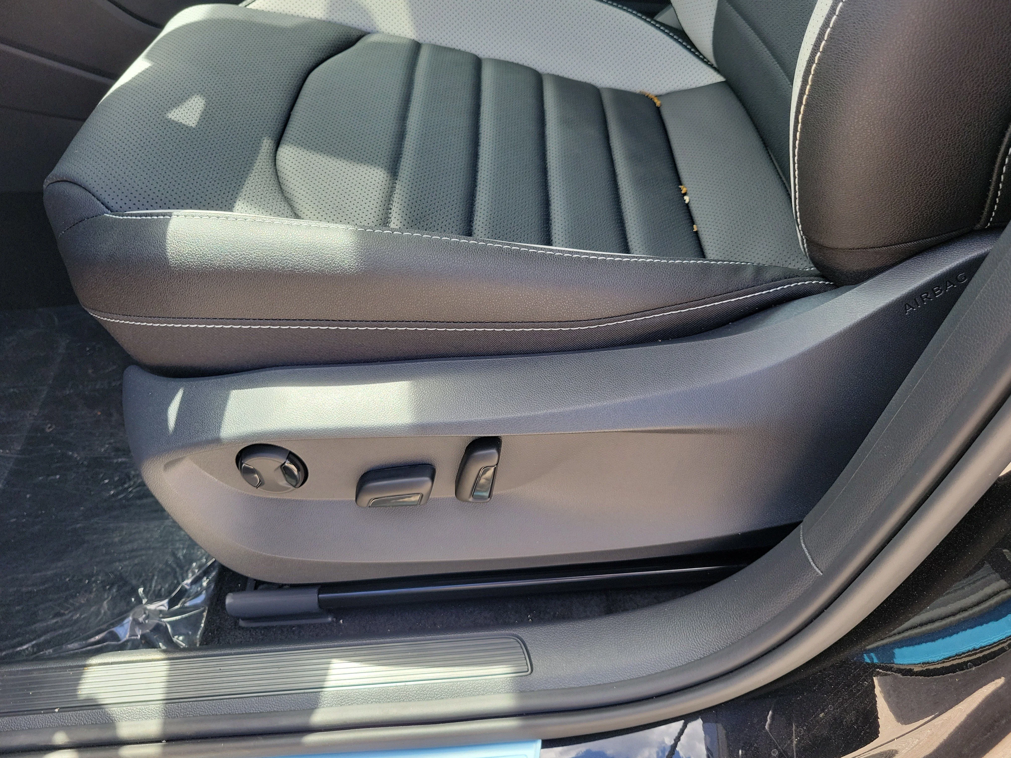 New 2026 Black Volkswagen 1.5T SEL image 19