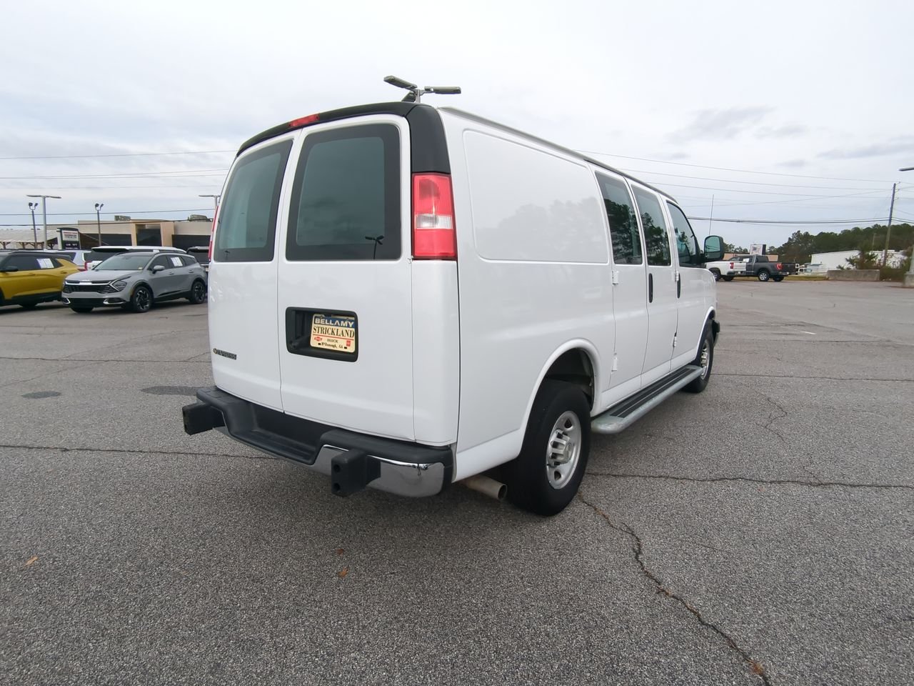 2024 GMC Savana Cargo Work Van - Photo 34
