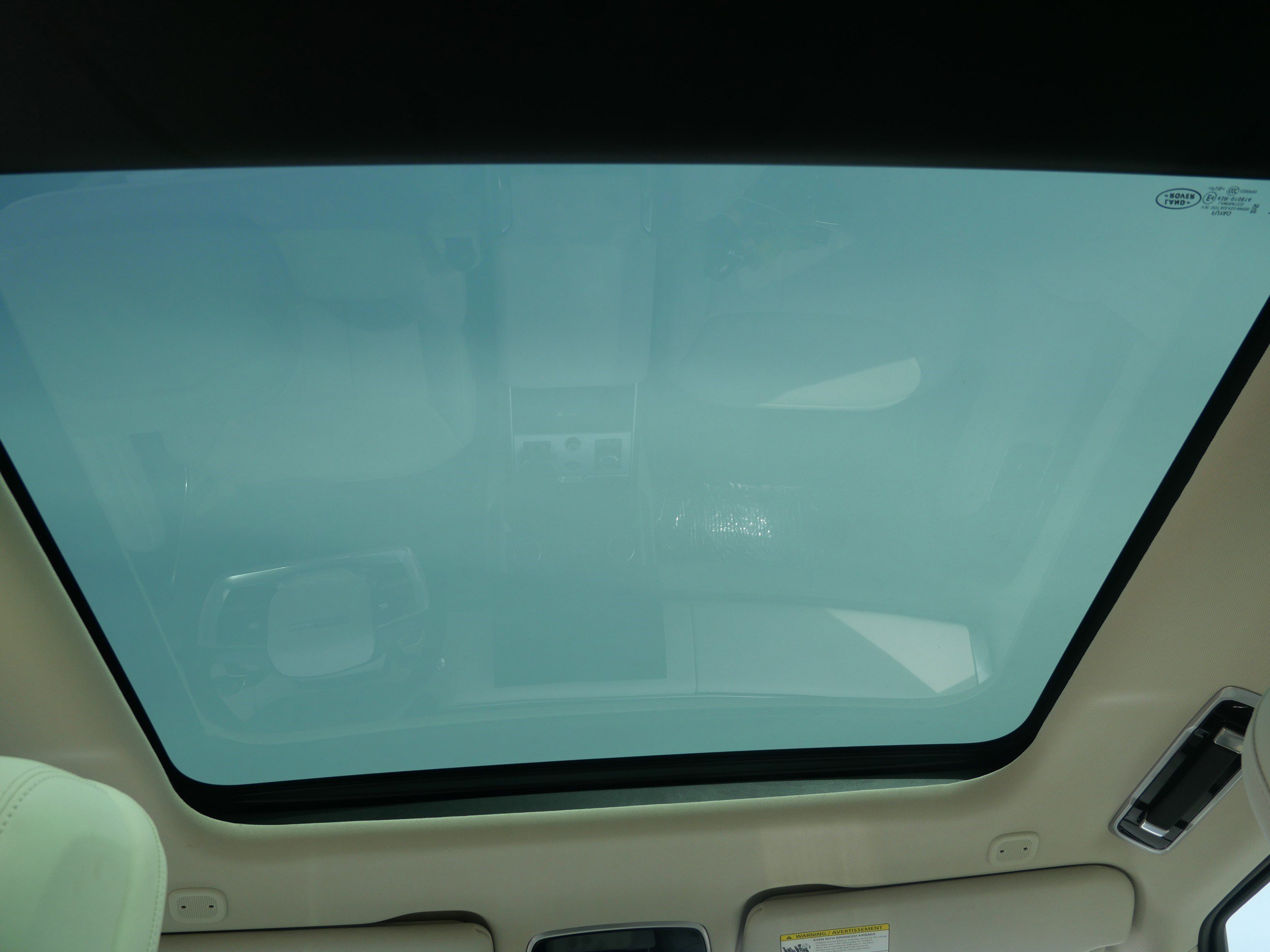 Used 2023 Fuji White Land Rover SE image 18