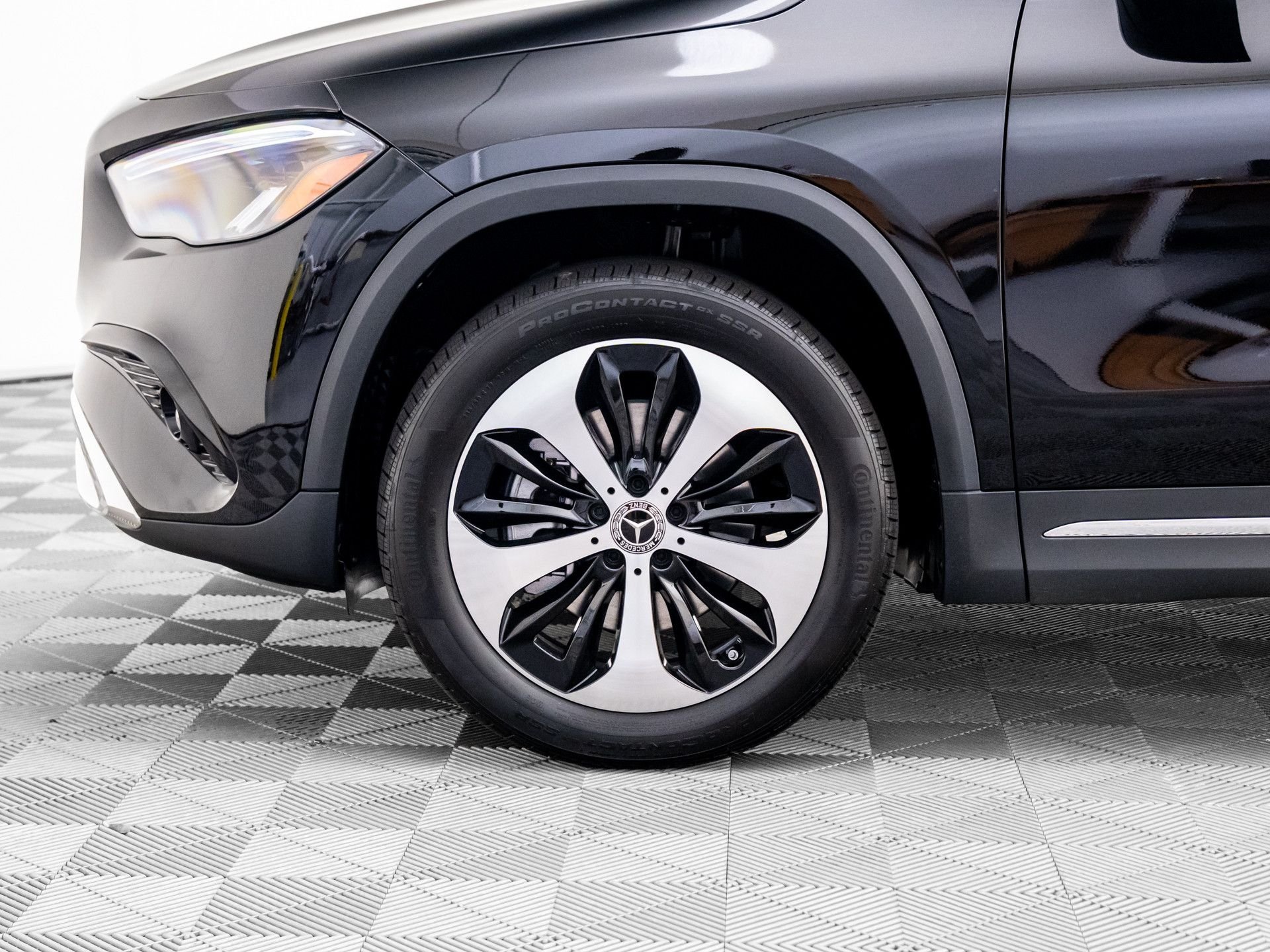 New 2026 Night Black Mercedes-Benz GLA 250 image 30