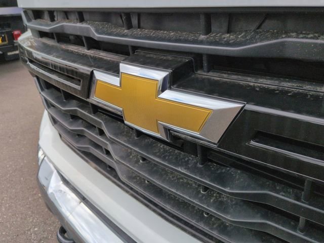 New 2025 Summit White Chevrolet Work Truck image 29
