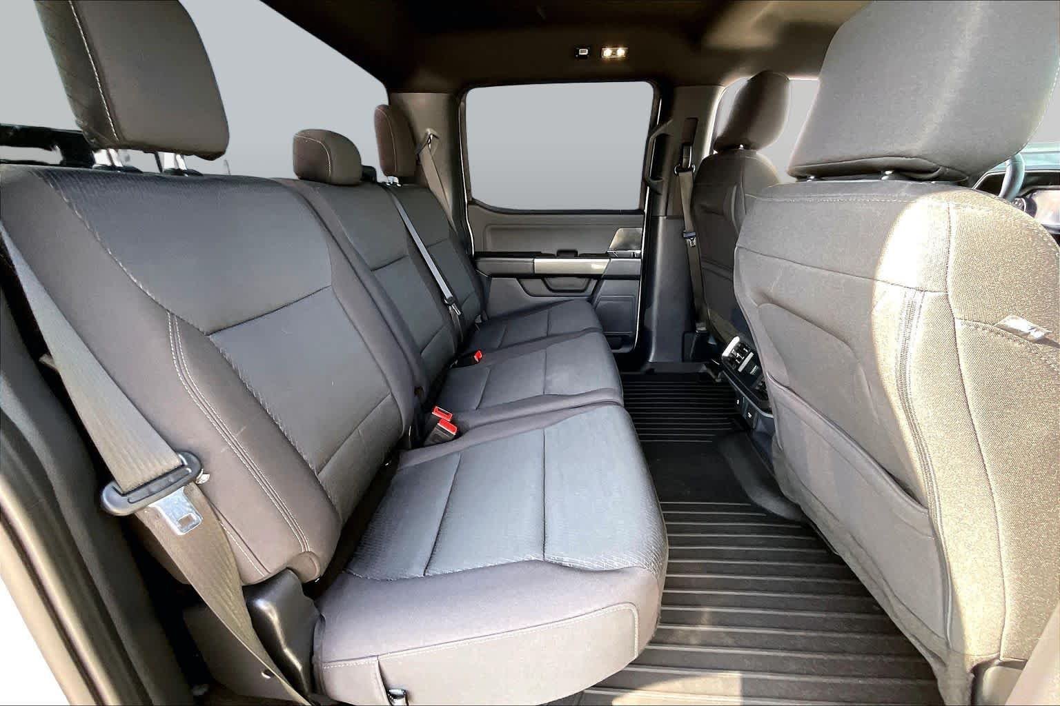 Used 2023 Avalanche Gray Ford XLT image 35