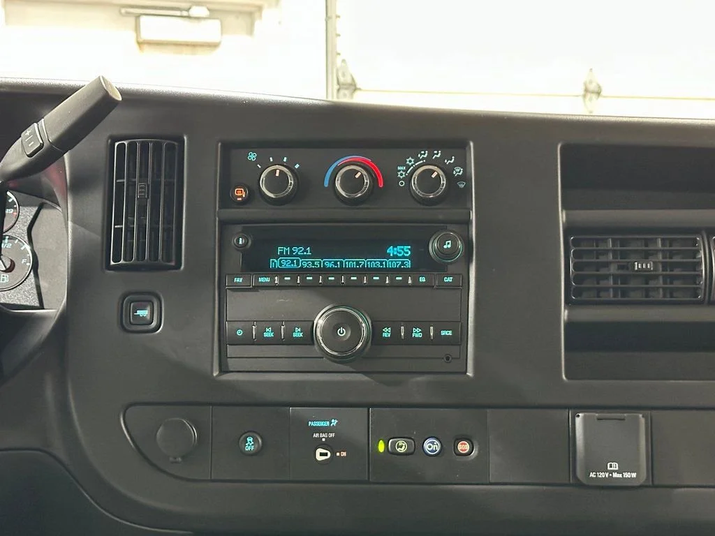 2025 Chevrolet Express Cargo Work Van - Photo 20