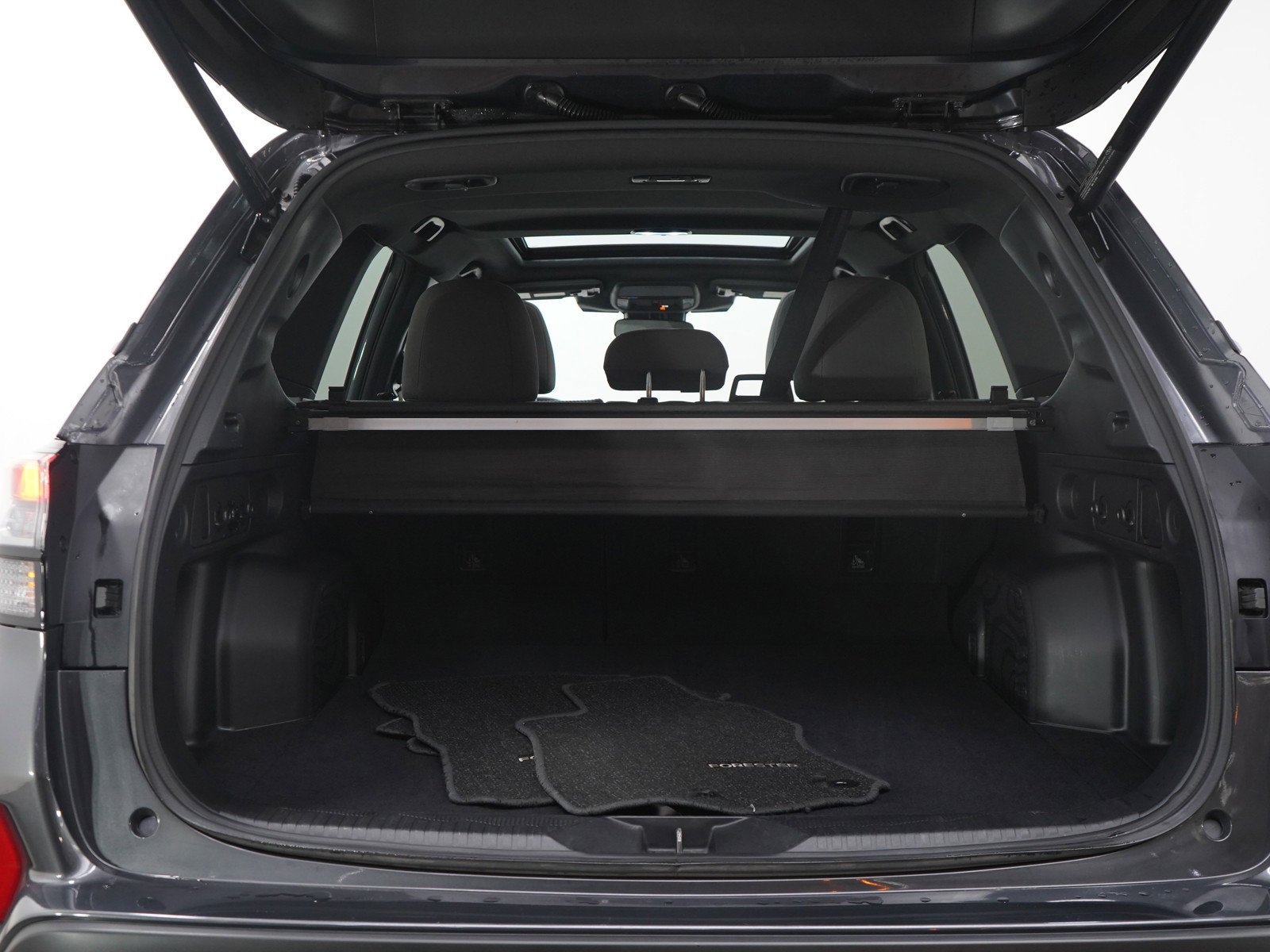 Used 2025 Gray Metallic Subaru Premium image 18