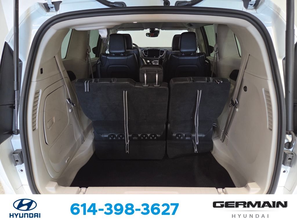 Used 2023 White Chrysler Touring L image 21