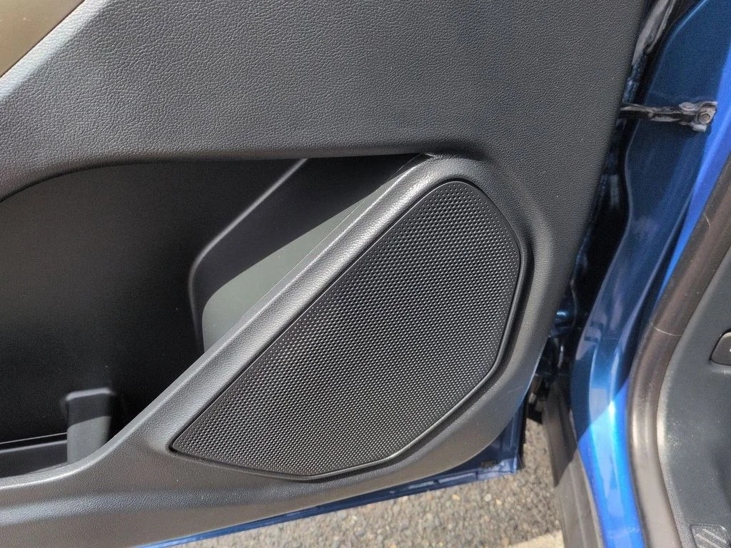 Used 2021 Blue Metallic Ford XLT image 11