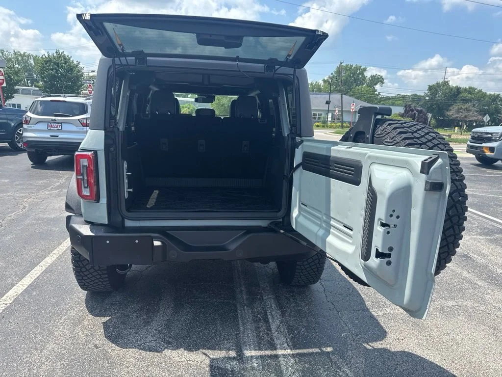 Used 2023 Gray Ford Wildtrak image 48