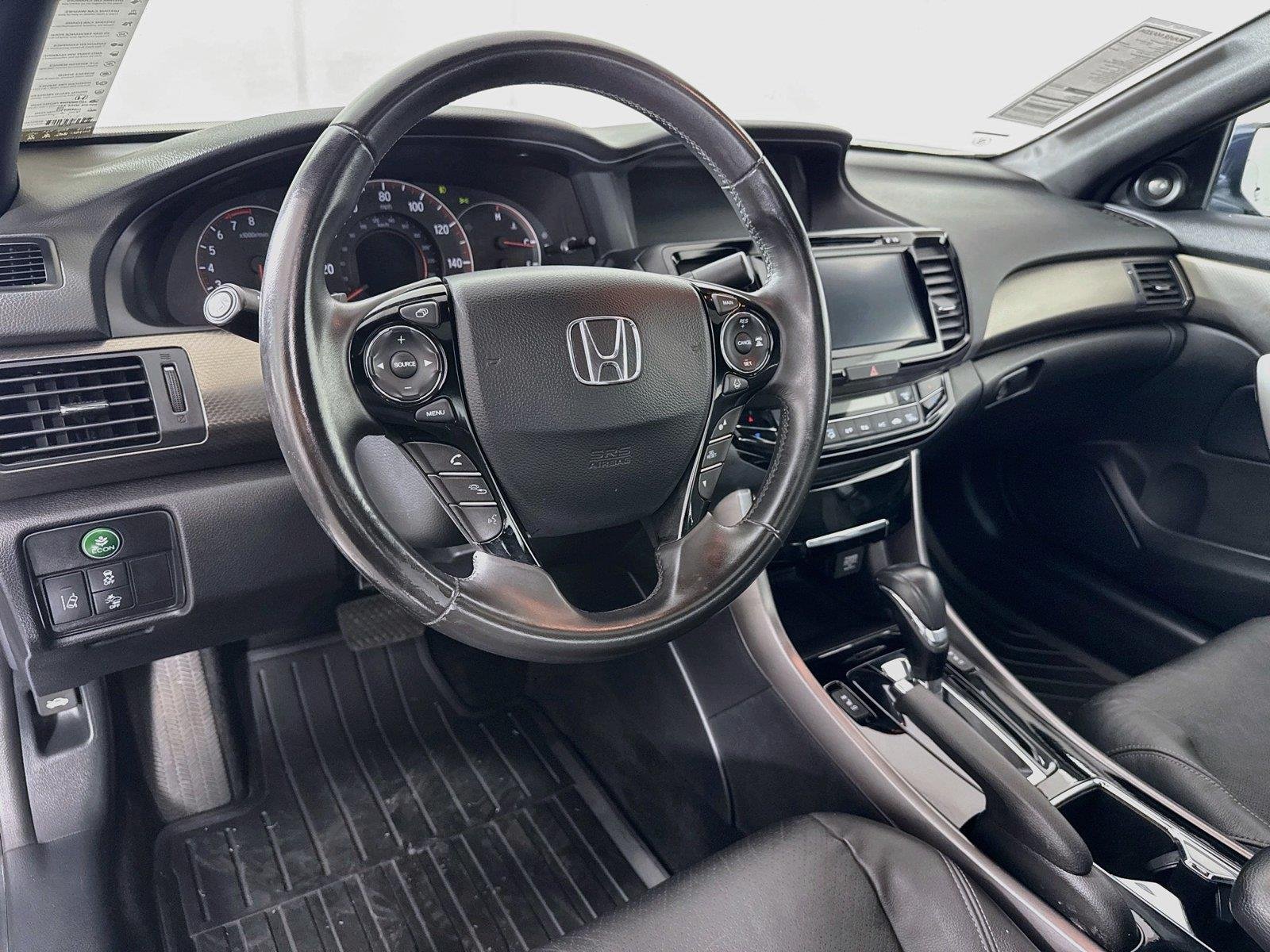 Used 2016 Deep Blue Opal Metallic Honda EX-L image 4