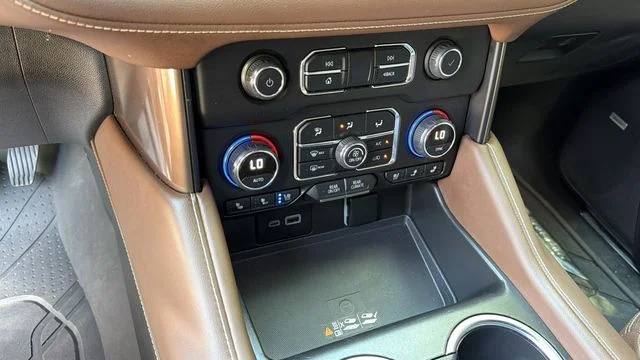 Used 2024 Beige Chevrolet High Country image 31