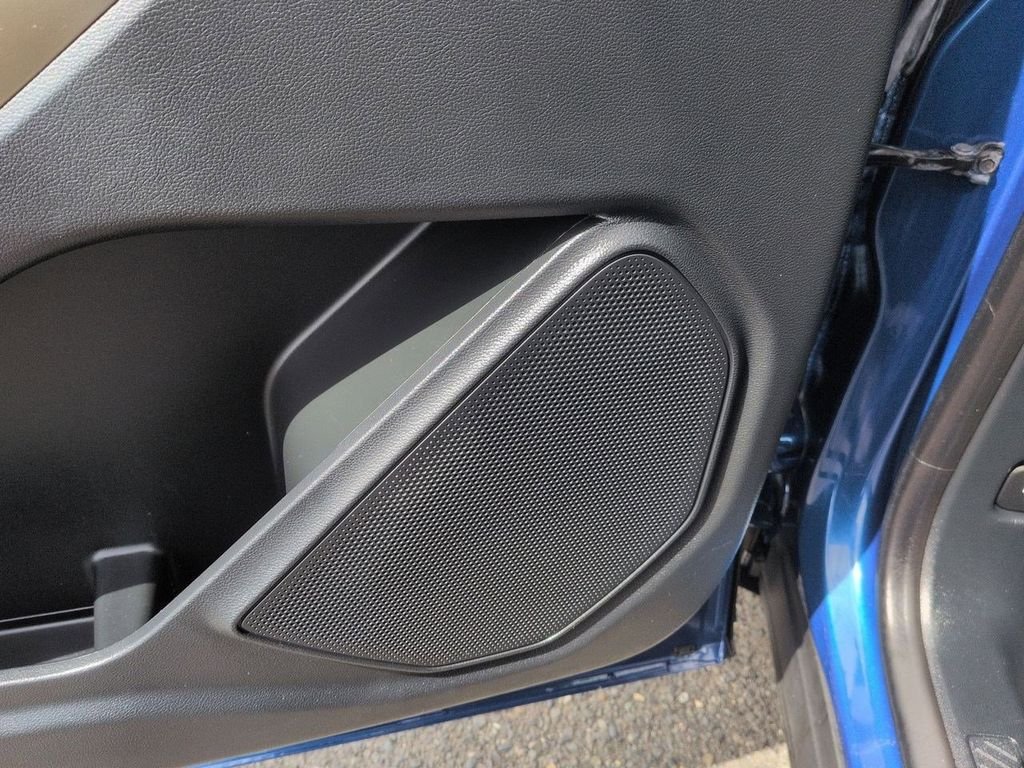 Used 2021 Blue Metallic Ford XLT image 11