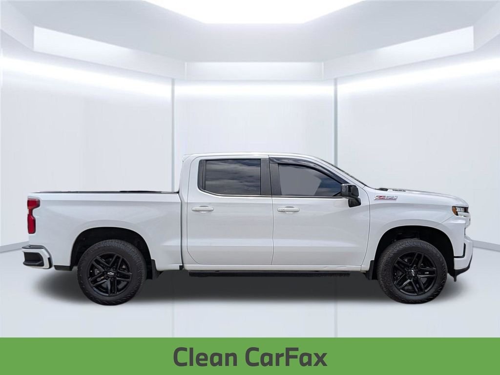 Used 2022 White Chevrolet RST image 8