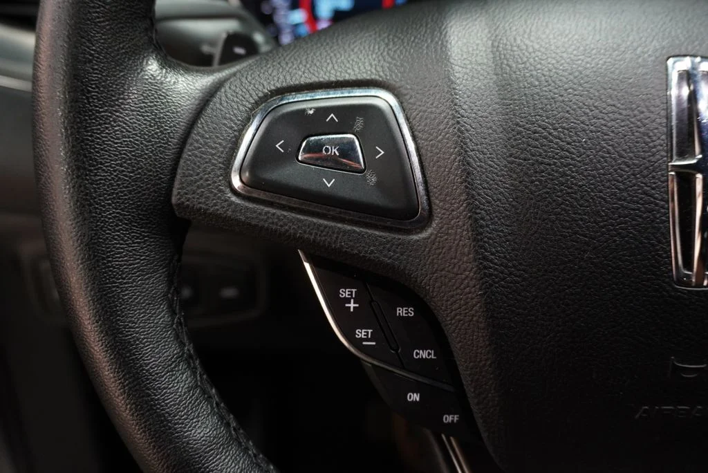 Used 2017 Ingot Silver Lincoln Premiere image 20
