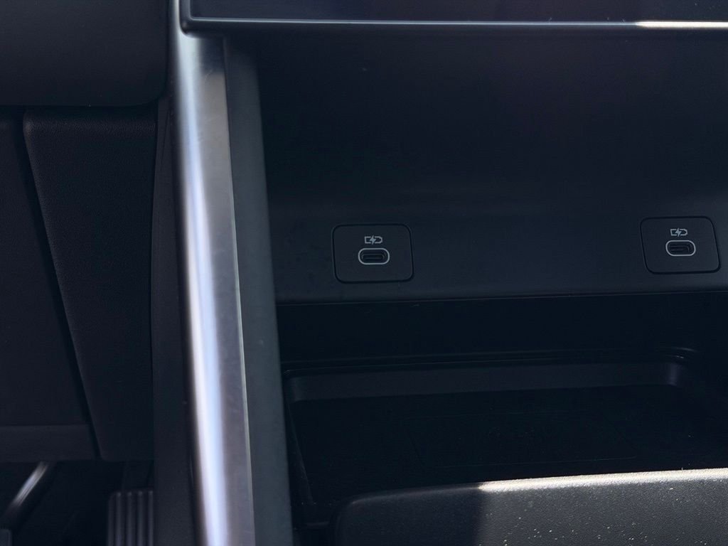 Used 2024 Gray Land Rover S image 33
