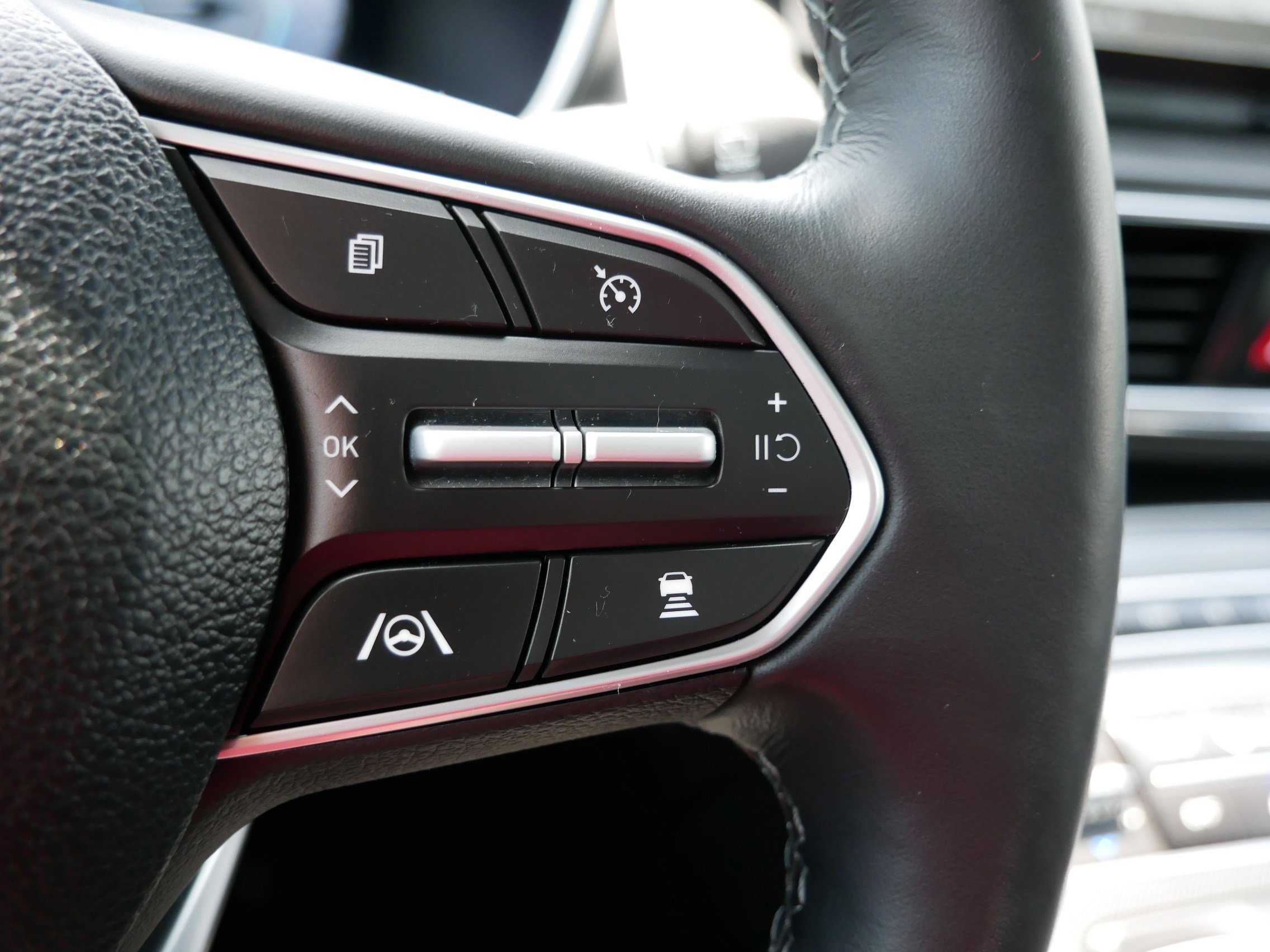 2023 Hyundai Santa Fe Limited - Photo 28