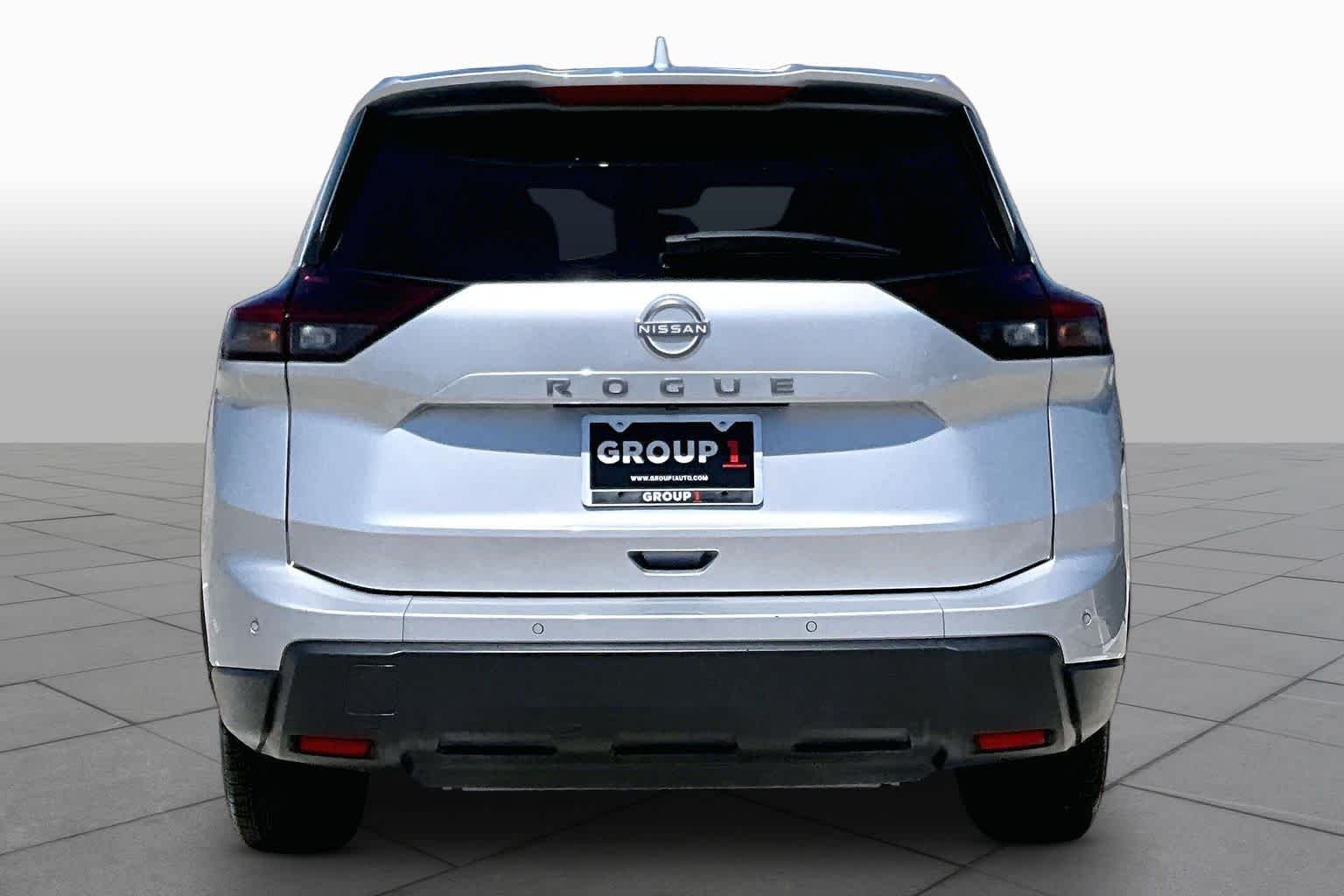 Used 2025 Brilliant Silver Metallic Nissan SV image 5