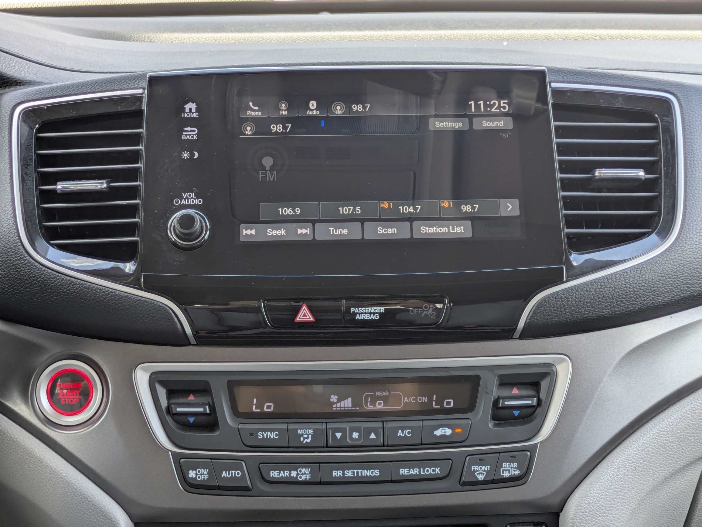 Used 2020 Lunar Silver Metallic Honda EX-L image 21