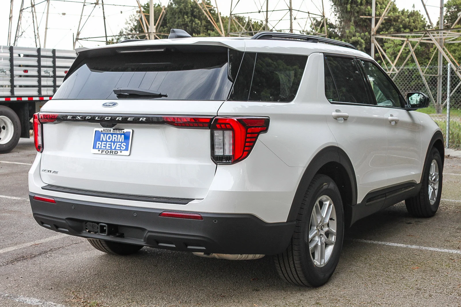 New 2026 Star White Metallic Tri-Coat Ford Active image 6