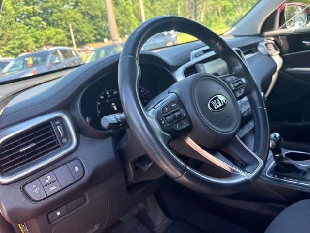Used 2017 Red Kia LX image 10