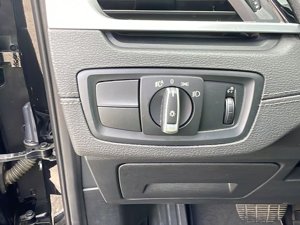 Used 2022 Black BMW xDrive28i image 20